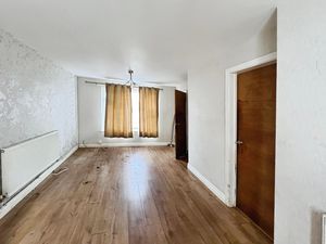 Lounge- click for photo gallery
